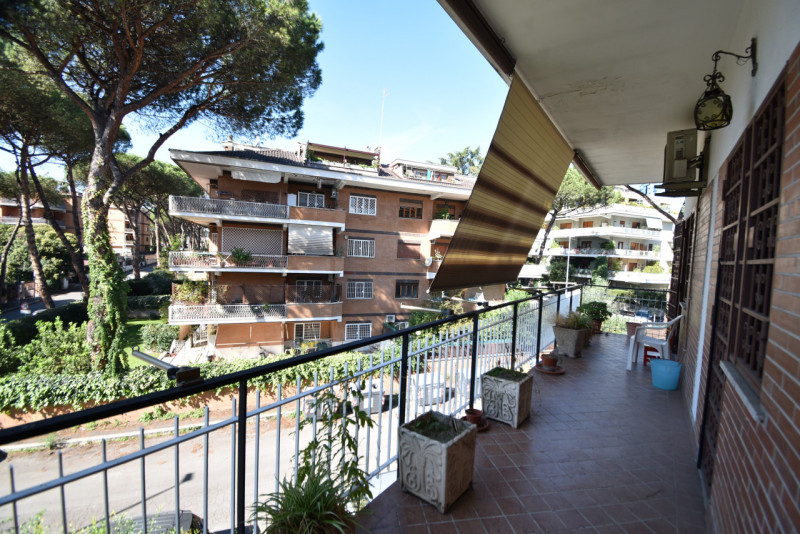 Immagine 13 di Appartamento in vendita  in VIA SAVIGNONE a Roma