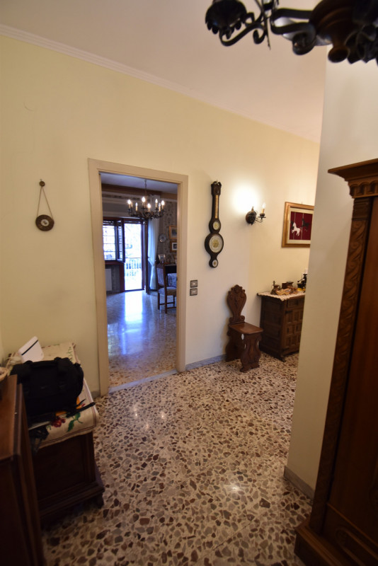 Immagine 17 di Appartamento in vendita  in VIA SAVIGNONE a Roma