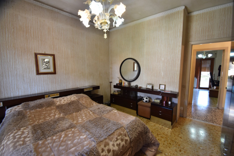 Immagine 21 di Appartamento in vendita  in VIA SAVIGNONE a Roma