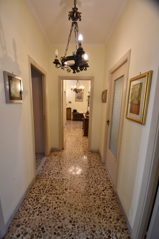 Immagine 30 di Appartamento in vendita  in VIA SAVIGNONE a Roma