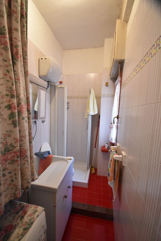 Immagine 32 di Appartamento in vendita  in VIA SAVIGNONE a Roma