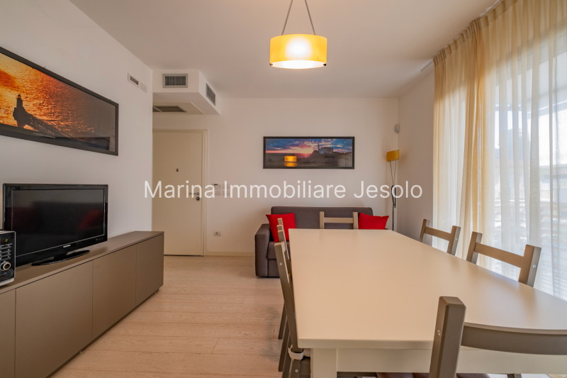 Immagine 11 di Appartamento in vendita  in Piazza Mazzini a Jesolo