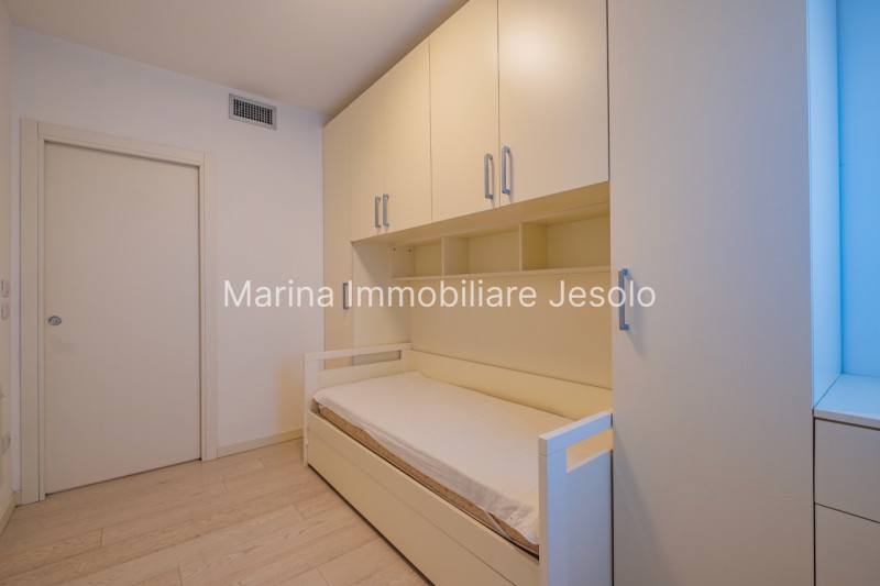 Immagine 14 di Appartamento in vendita  in Piazza Mazzini a Jesolo