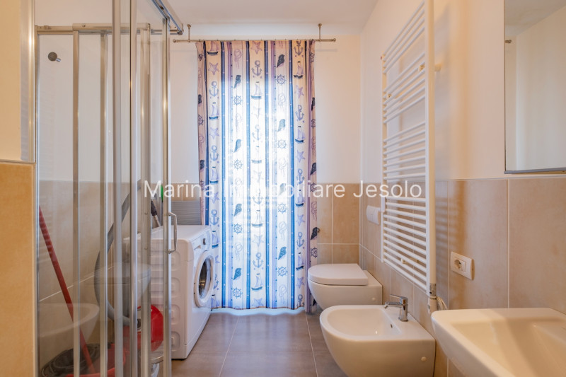 Immagine 19 di Appartamento in vendita  in Piazza Mazzini a Jesolo