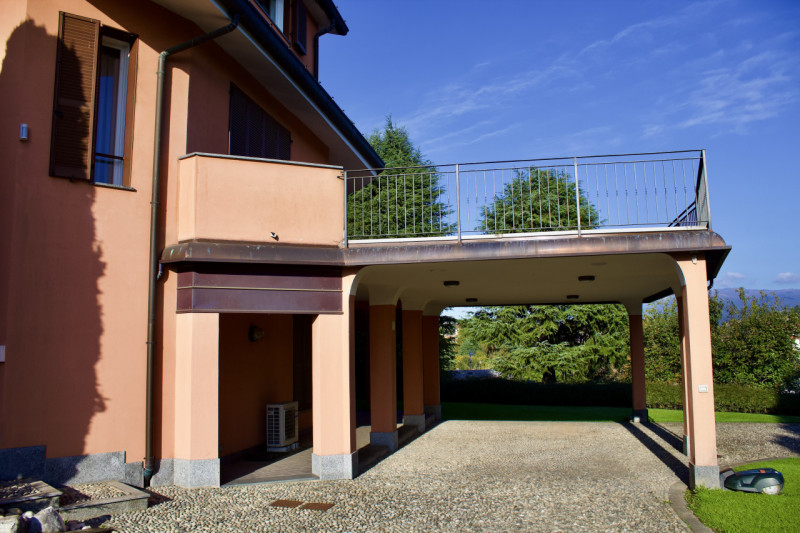 Immagine 2 di Villa in vendita  in Via Madresca 7 a Inverigo