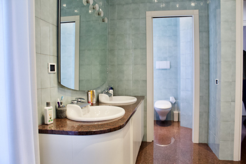 Immagine 13 di Villa in vendita  in Via Madresca 7 a Inverigo