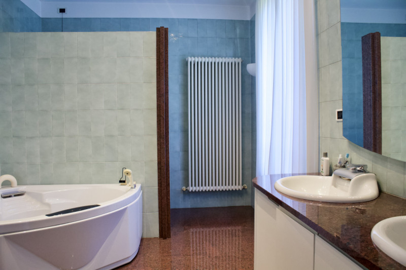 Immagine 15 di Villa in vendita  in Via Madresca 7 a Inverigo