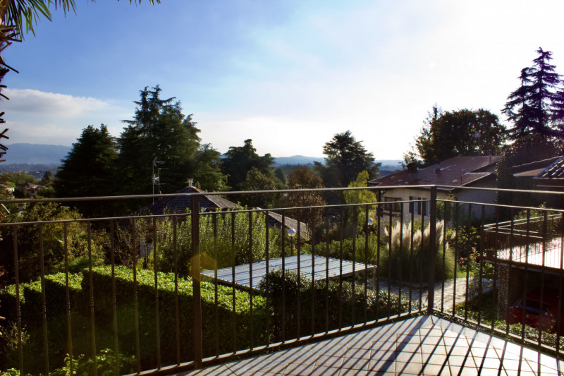 Immagine 17 di Villa in vendita  in Via Madresca 7 a Inverigo