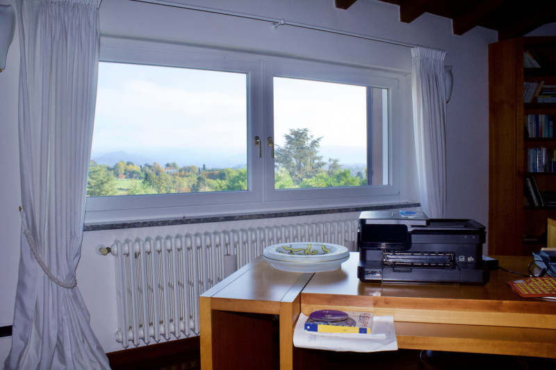 Immagine 19 di Villa in vendita  in Via Madresca 7 a Inverigo