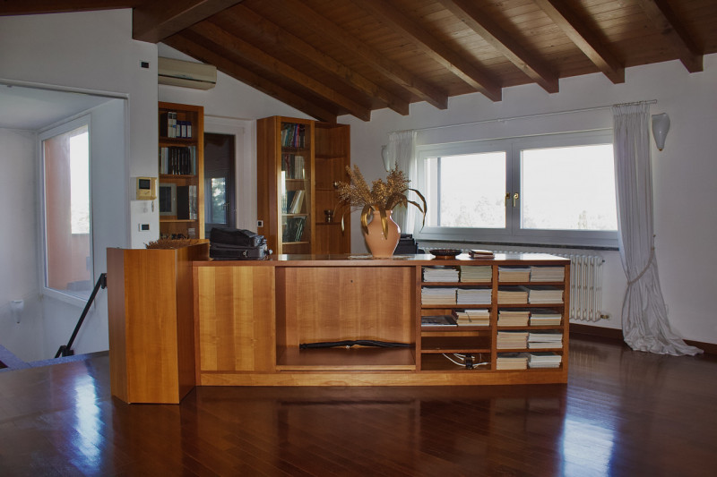 Immagine 21 di Villa in vendita  in Via Madresca 7 a Inverigo