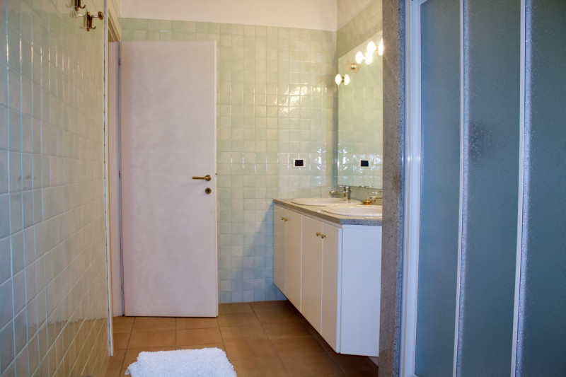 Immagine 28 di Villa in vendita  in Via Madresca 7 a Inverigo