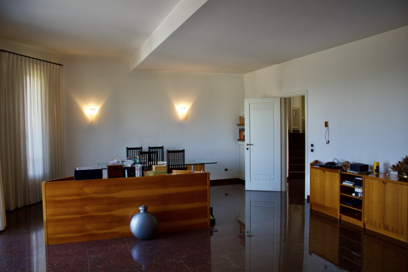 Immagine 30 di Villa in vendita  in Via Madresca 7 a Inverigo