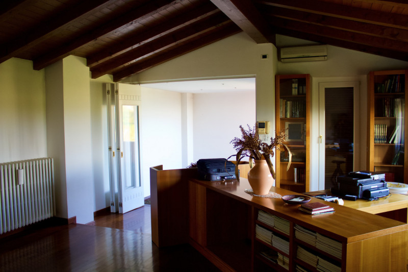 Immagine 36 di Villa in vendita  in Via Madresca 7 a Inverigo