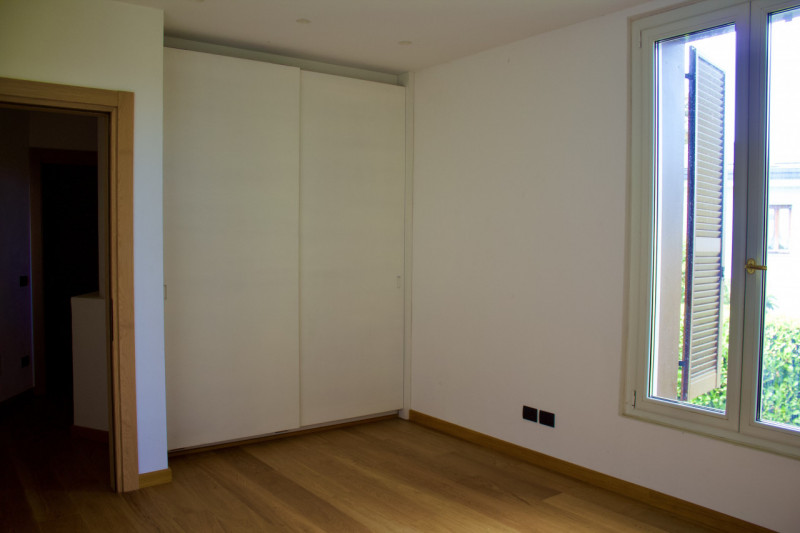 Immagine 42 di Villa in vendita  in Via Madresca 7 a Inverigo