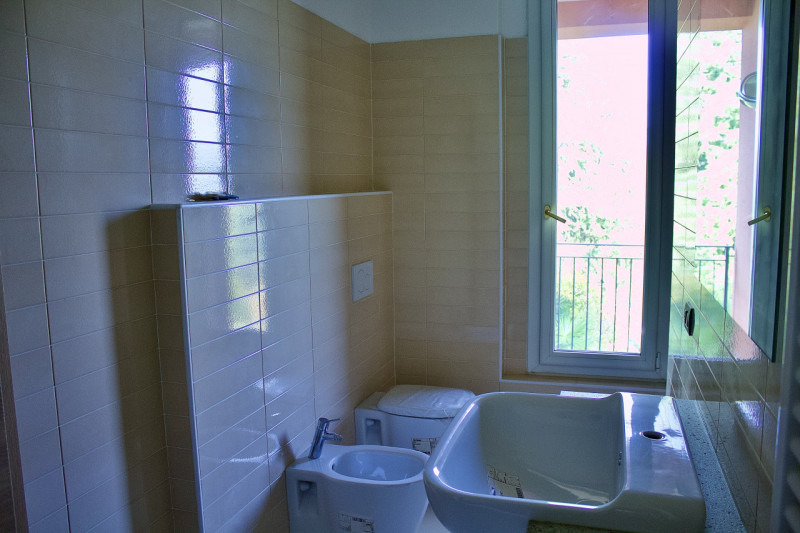 Immagine 43 di Villa in vendita  in Via Madresca 7 a Inverigo