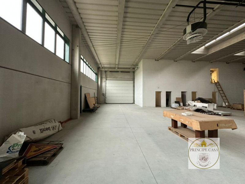 Immagine 2 di Capannone industriale in vendita  in Via calmana 108 a Villa Estense