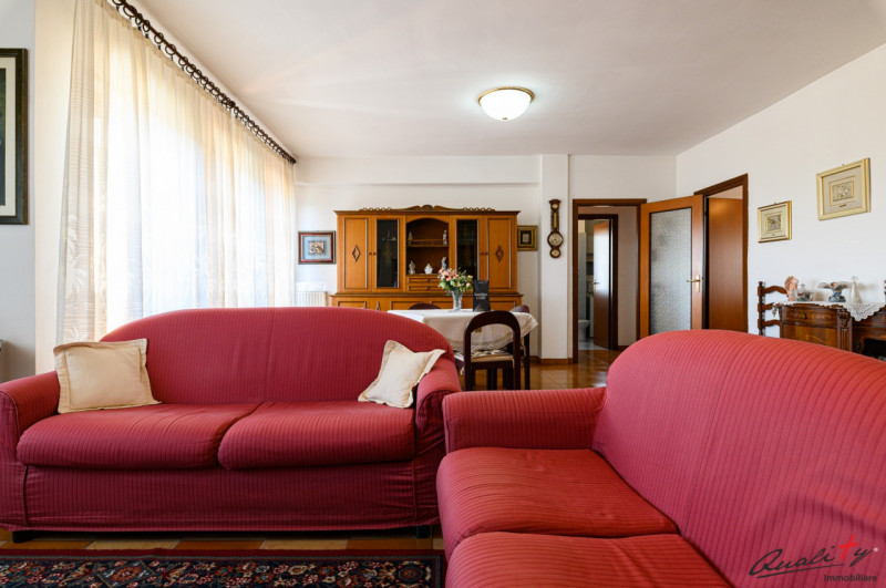 Immagine 4 di Appartamento in vendita  in via Ferdinando Innocenti 28 a Roma