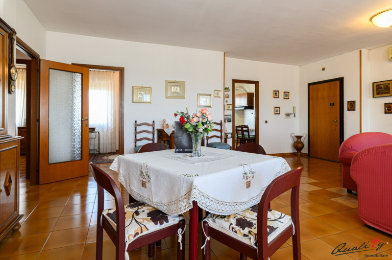 Immagine 8 di Appartamento in vendita  in via Ferdinando Innocenti 28 a Roma