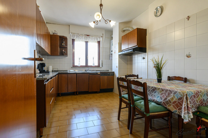 Immagine 10 di Appartamento in vendita  in via Ferdinando Innocenti 28 a Roma