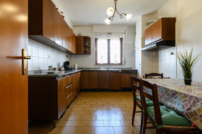 Immagine 11 di Appartamento in vendita  in via Ferdinando Innocenti 28 a Roma