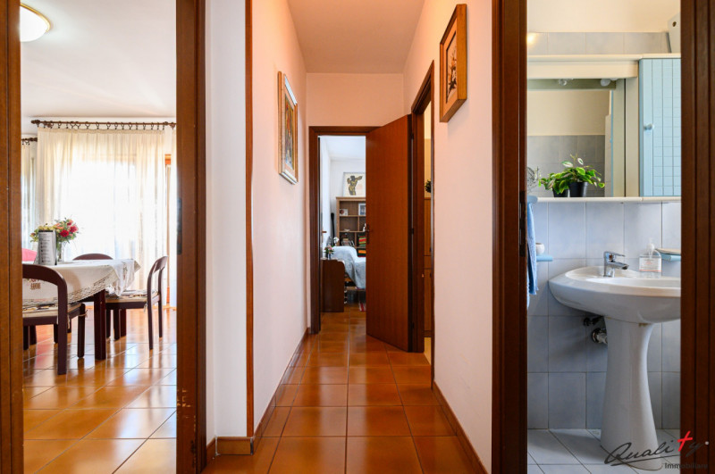 Immagine 19 di Appartamento in vendita  in via Ferdinando Innocenti 28 a Roma