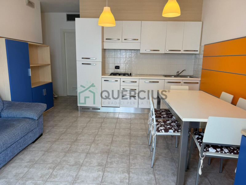 Immagine 1 di Appartamento in vendita  in Via Dante Alighieri a Jesolo