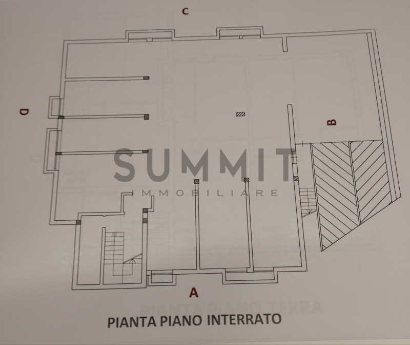 Immagine 14 di Palazzo in vendita  a Schio