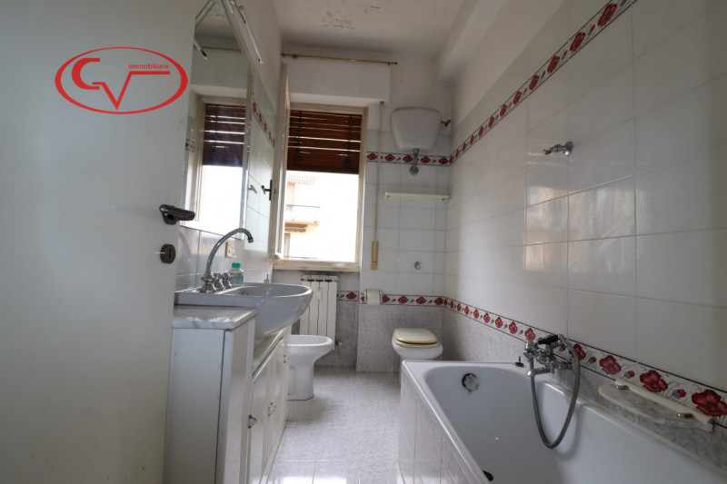 Immagine 14 di Appartamento in vendita  in via bellini a Montevarchi