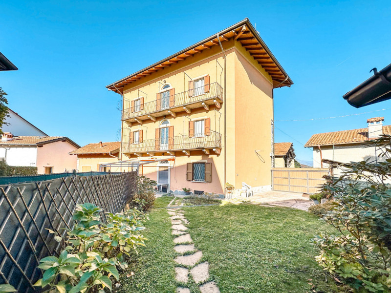 Immagine 1 di Casa indipendente in vendita  in Via Barè 2 a Gignese