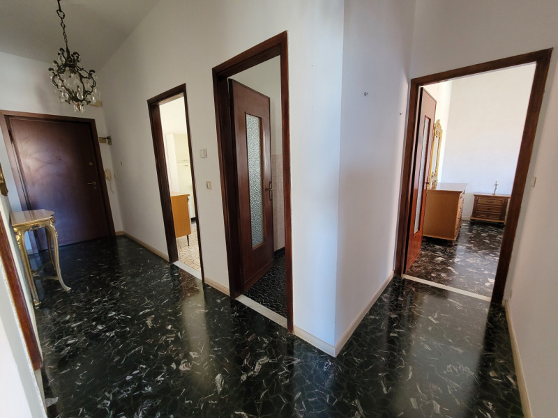 Immagine 17 di Appartamento in vendita  in Via Nizza 80 a Savona