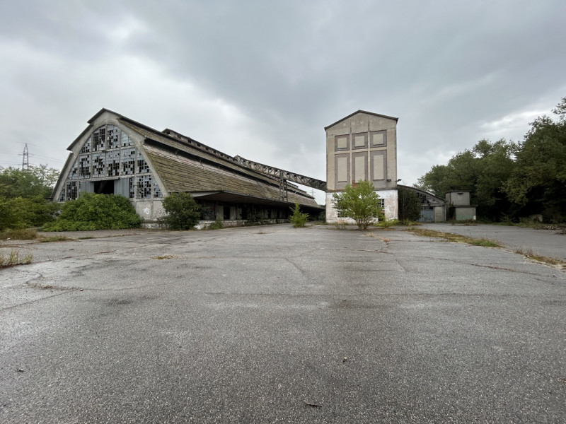 Immagine 26 di Capannone industriale in vendita  a Mantova