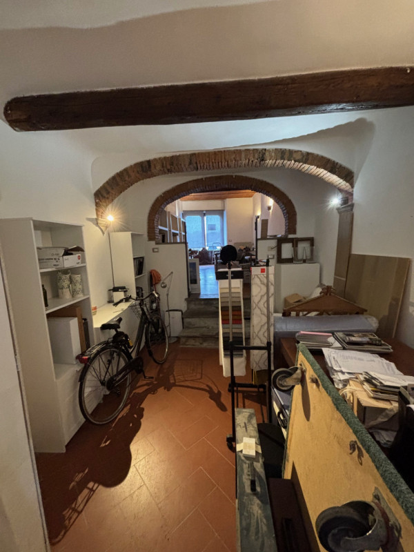 Immagine 4 di Magazzino in affitto  in PIAZZA FERRUCCI a Firenze