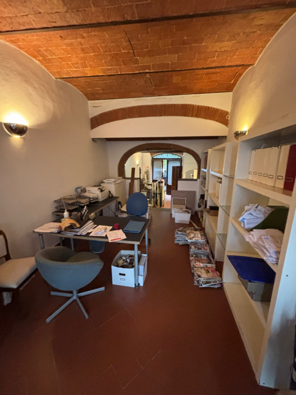 Immagine 6 di Magazzino in affitto  in PIAZZA FERRUCCI a Firenze