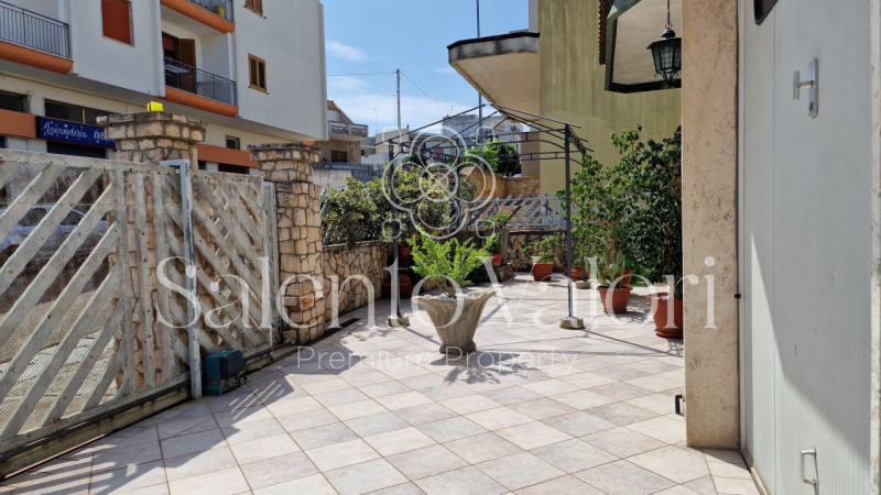 Immagine 12 di Casa indipendente in vendita  in Via Fabio Filzi 139 a Matino