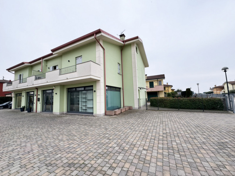 Immagine 16 di Appartamento in vendita  in Via Veneto a Ospedaletto Euganeo