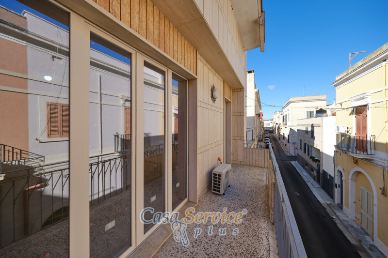 Immagine 4 di Appartamento in vendita  in Via Crispi a Parabita