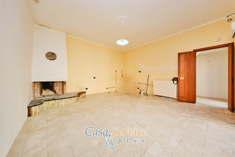 Immagine 9 di Appartamento in vendita  in Via Crispi a Parabita