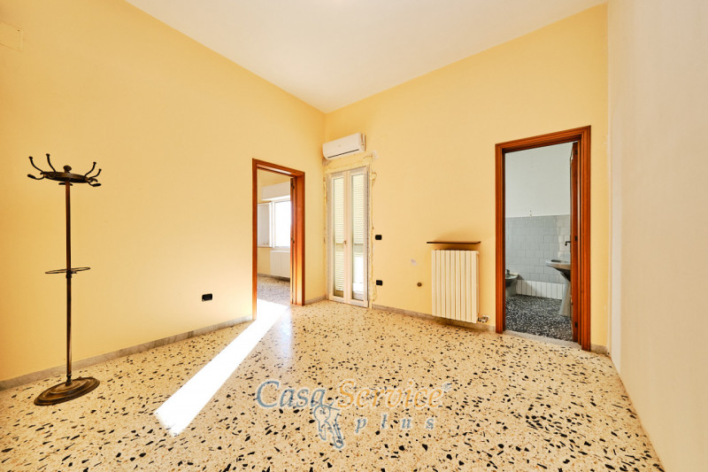 Immagine 10 di Appartamento in vendita  in Via Crispi a Parabita