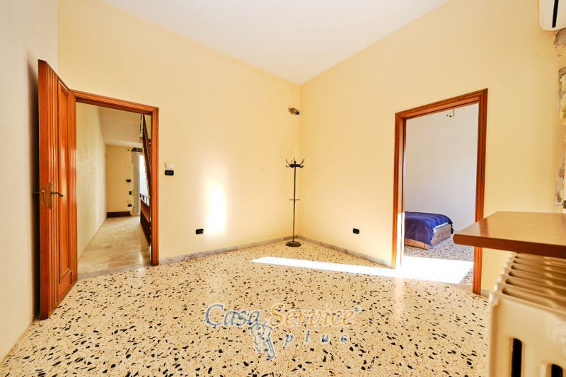 Immagine 12 di Appartamento in vendita  in Via Crispi a Parabita