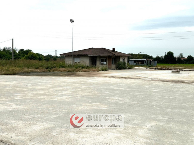 Immagine 5 di Terreno in vendita  in VIA TERRAGLIONI a Montecchio Precalcino