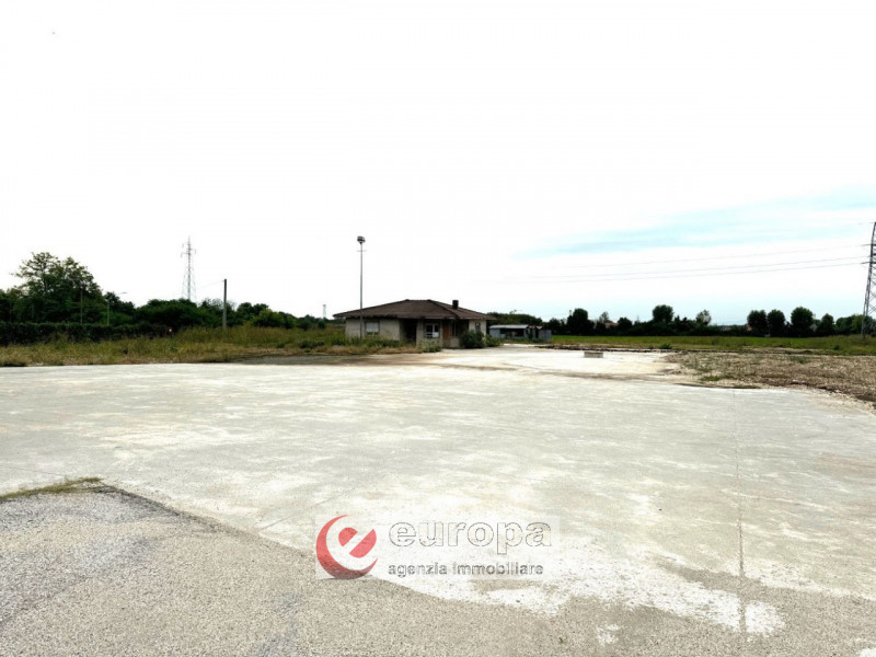 Immagine 6 di Terreno in vendita  in VIA TERRAGLIONI a Montecchio Precalcino