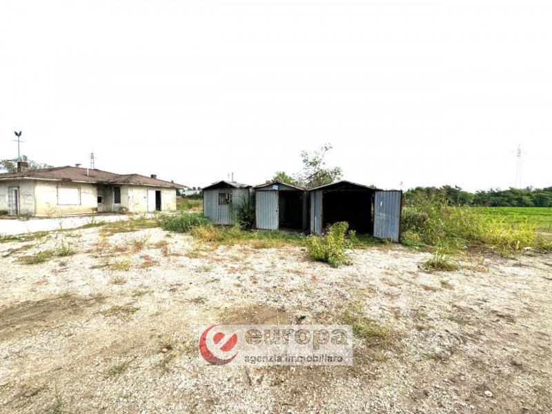 Immagine 8 di Terreno in vendita  in VIA TERRAGLIONI a Montecchio Precalcino