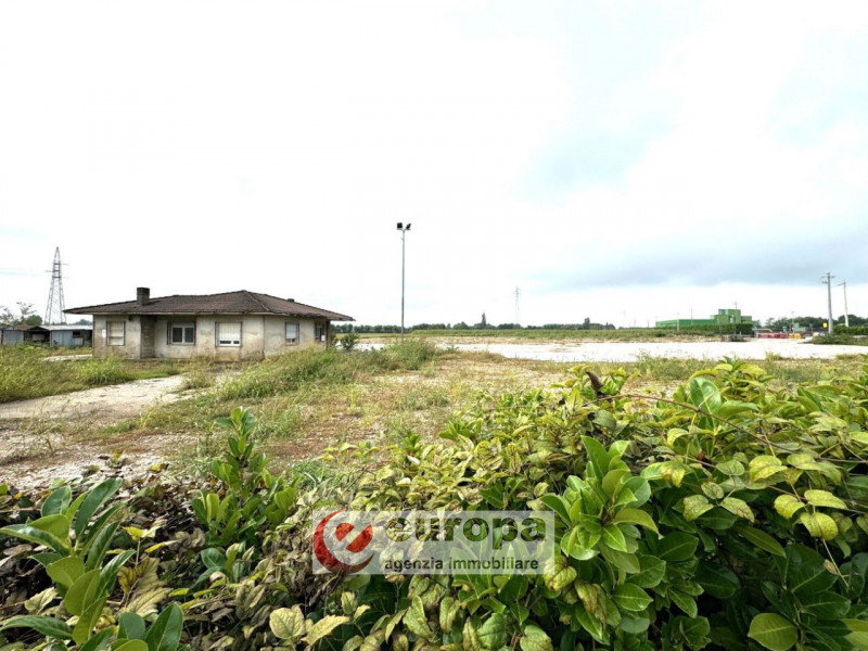 Immagine 9 di Terreno in vendita  in VIA TERRAGLIONI a Montecchio Precalcino