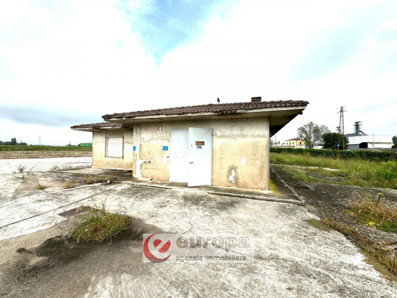 Immagine 11 di Terreno in vendita  in VIA TERRAGLIONI a Montecchio Precalcino