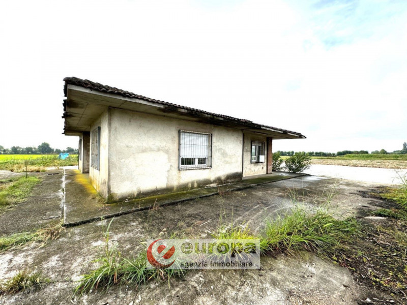 Immagine 12 di Terreno in vendita  in VIA TERRAGLIONI a Montecchio Precalcino