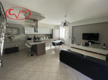 Immagine 2 di Villetta a schiera in vendita  in giglio a Montevarchi