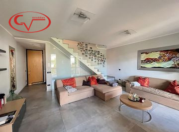 Immagine 5 di Villetta a schiera in vendita  in giglio a Montevarchi