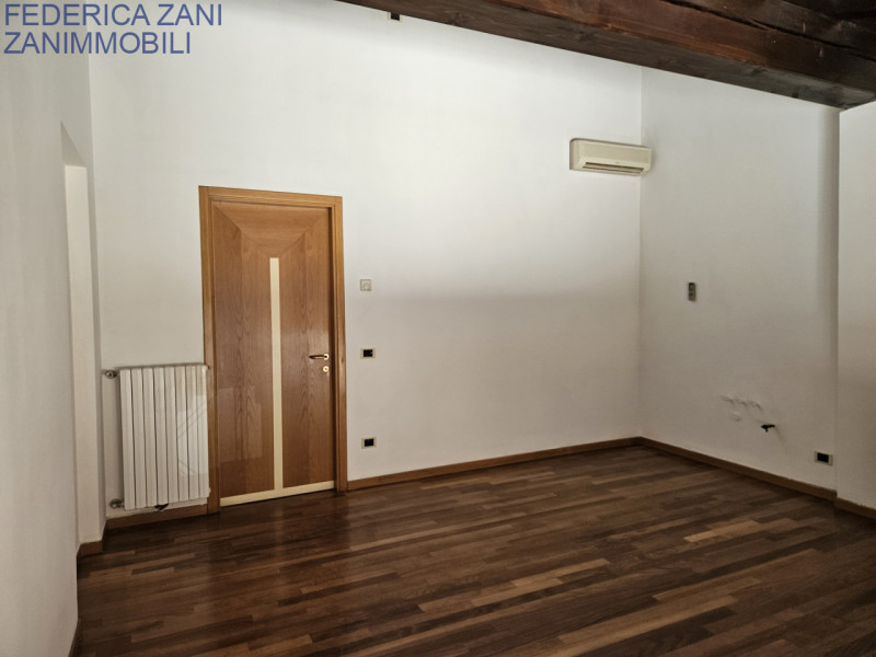 Immagine 11 di Ufficio in affitto  in piazza Giorgione a Castelfranco Veneto