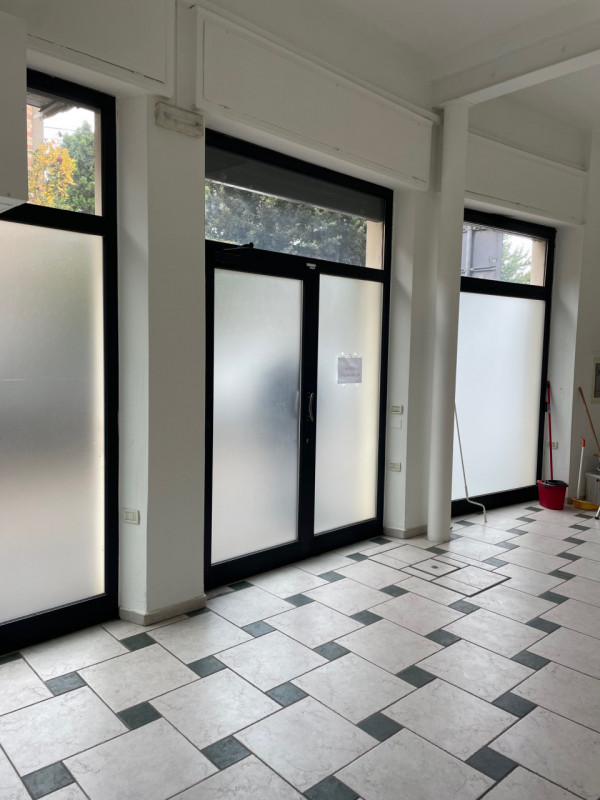 Immagine 4 di Negozio in vendita  in Via Paoli a Padova