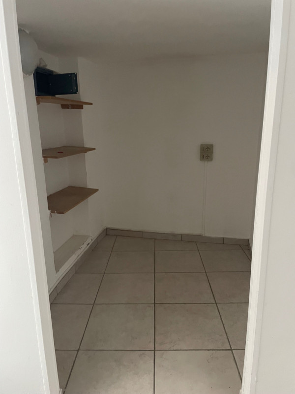 Immagine 5 di Negozio in vendita  in Via Paoli a Padova